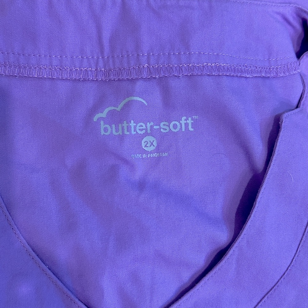 Butter-Soft Lavender Scrub Set |Size 2X - Picture 8 of 11